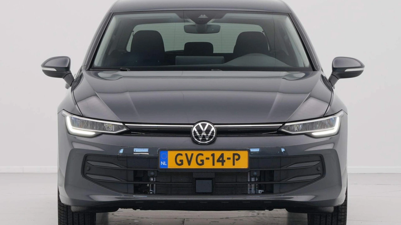Volkswagen Golf 1.5 eTSI 115pk Oranje Edition