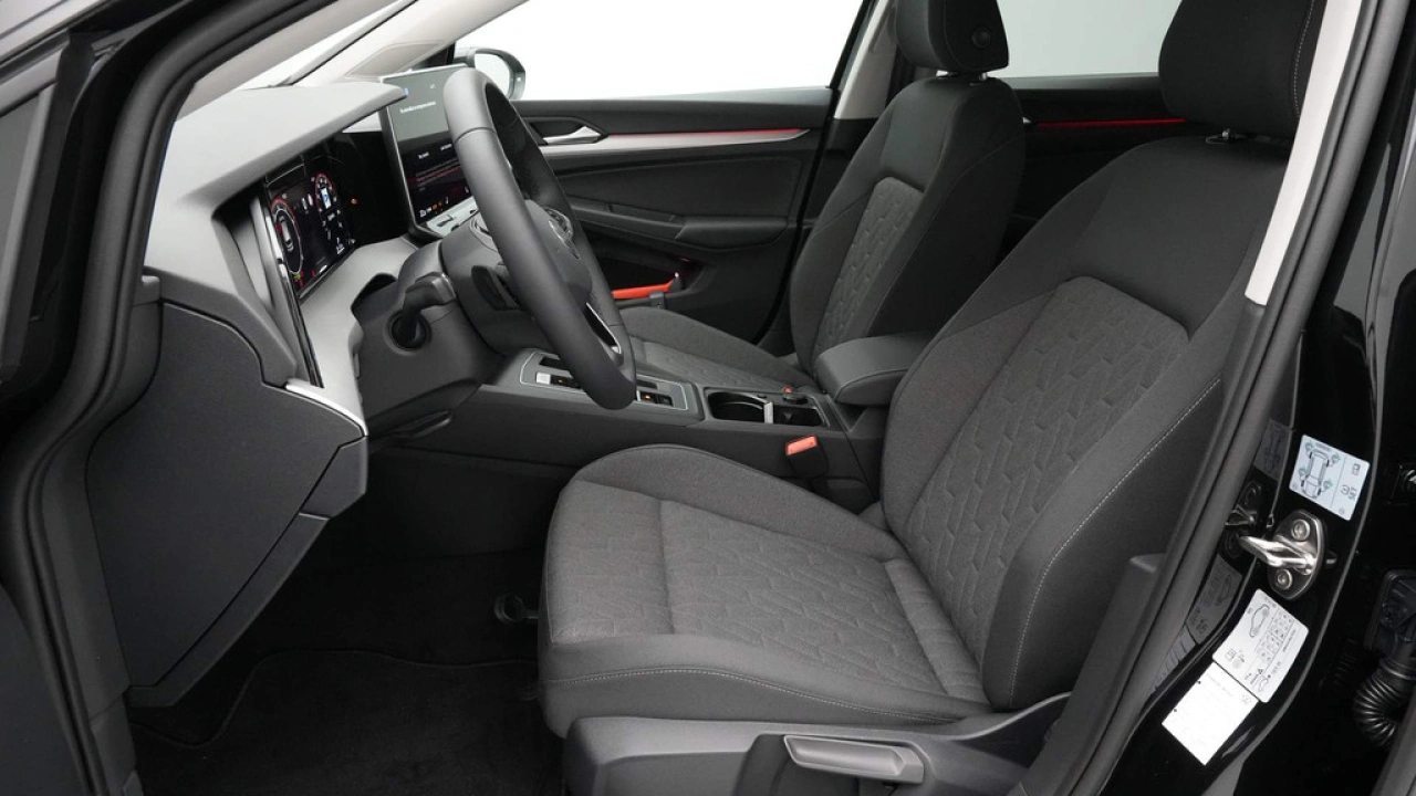 Volkswagen Golf 1.5 eTSI 115pk DSG Oranje Edition
