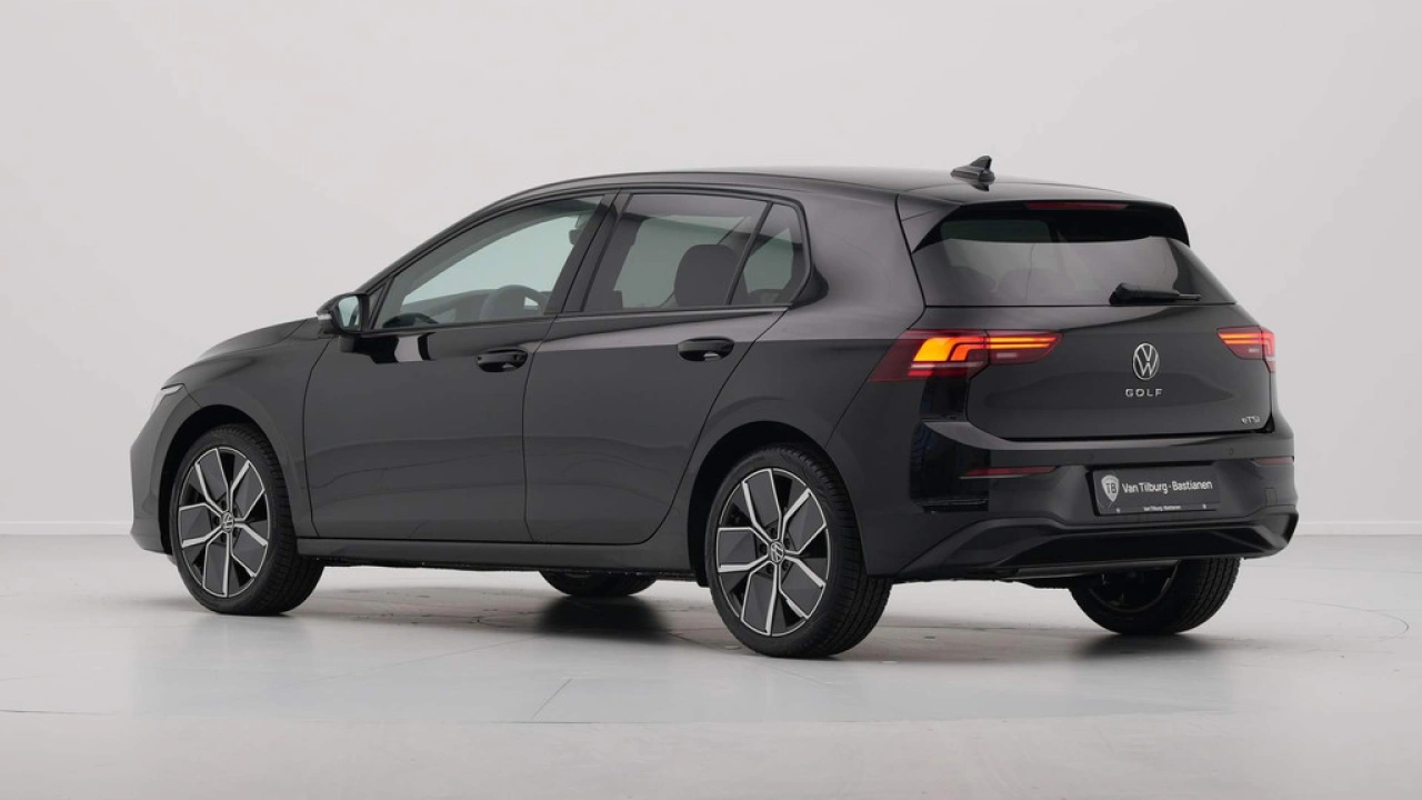 Volkswagen Golf 1.5 eTSI 115pk DSG Oranje Edition