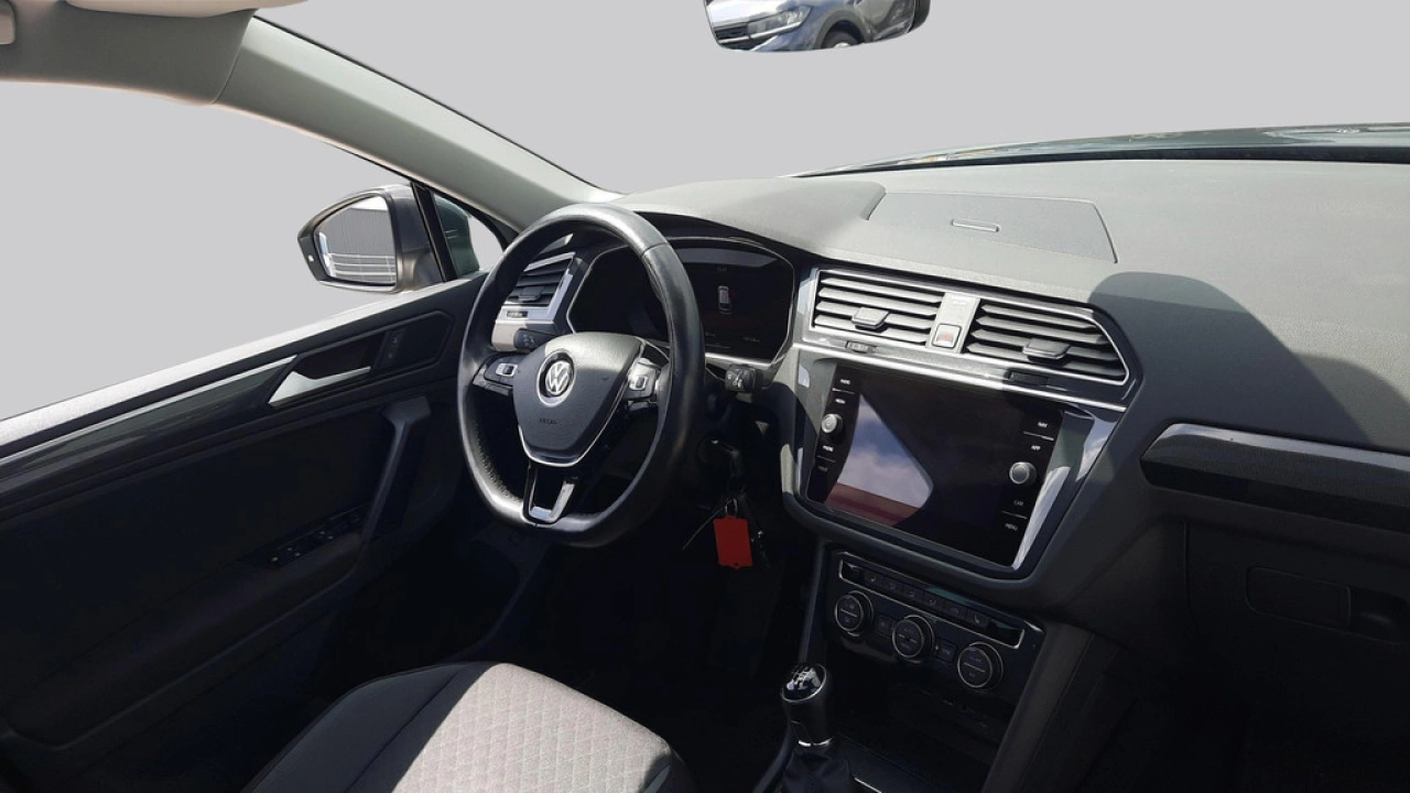 Volkswagen Tiguan 1.5 TSI ACT Comfortline | Navi | Trekhaak | Panoramadak |