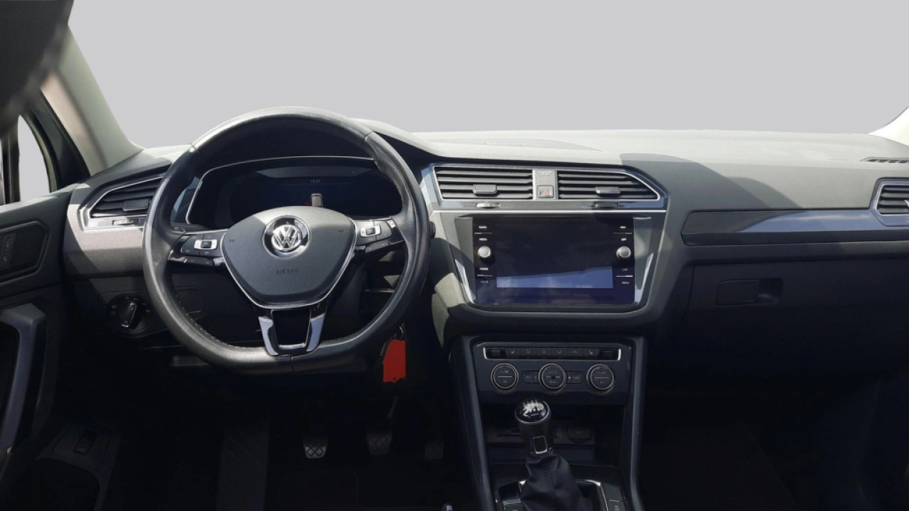 Volkswagen Tiguan 1.5 TSI ACT Comfortline | Navi | Trekhaak | Panoramadak |