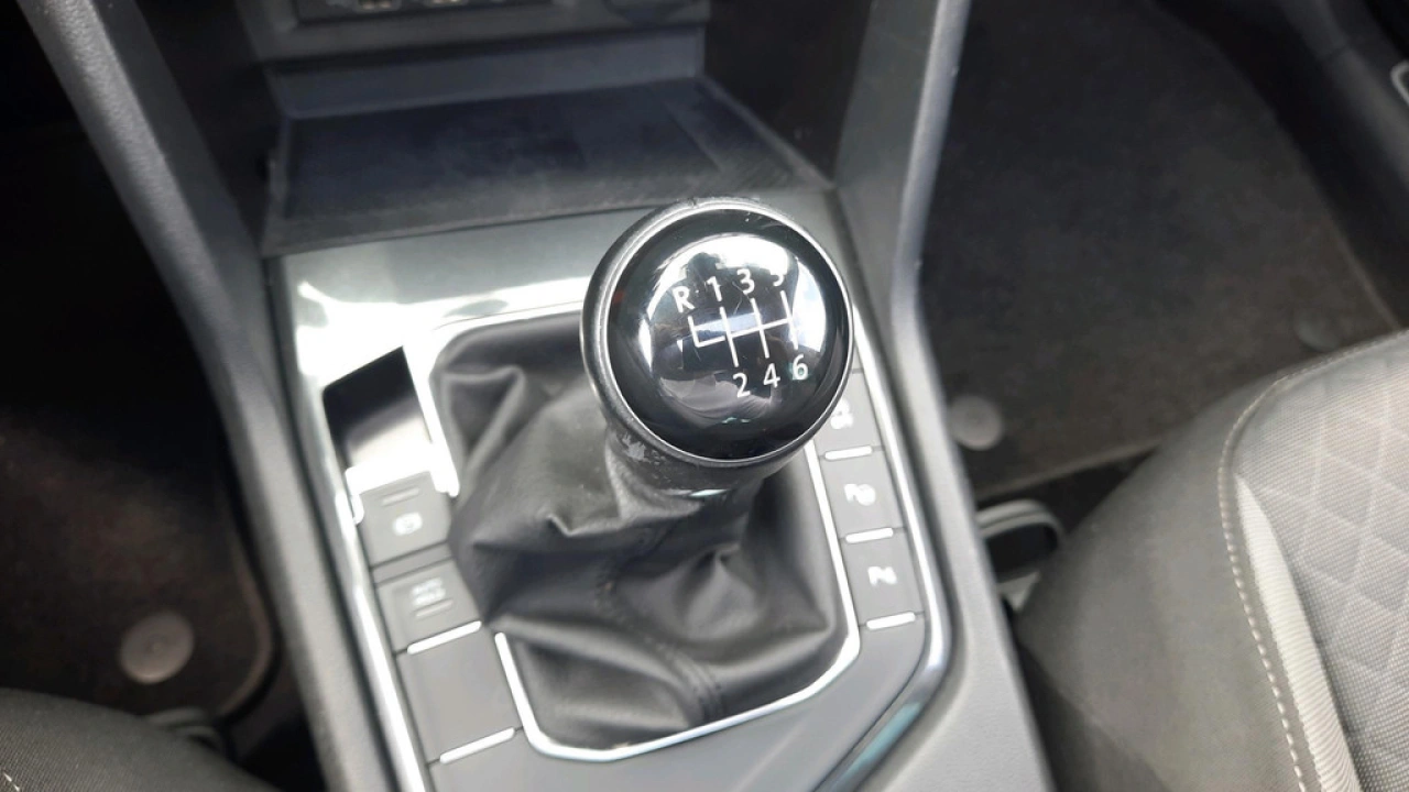 Volkswagen Tiguan 1.5 TSI ACT Comfortline | Navi | Trekhaak | Panoramadak |