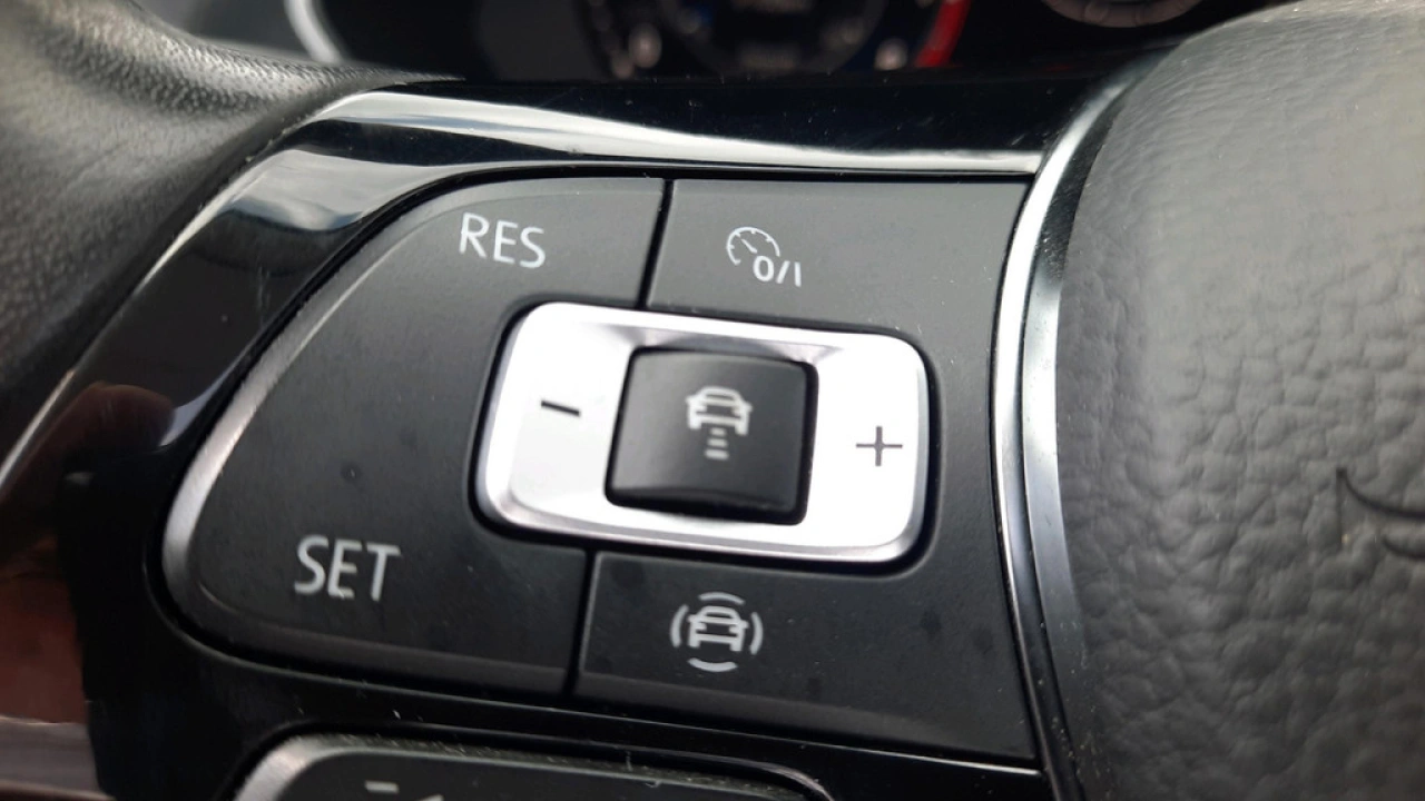 Volkswagen Tiguan 1.5 TSI ACT Comfortline | Navi | Trekhaak | Panoramadak |