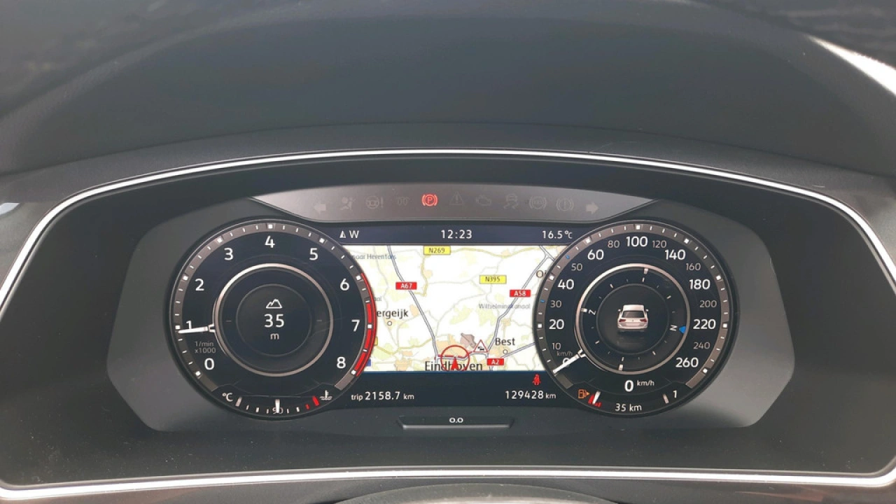 Volkswagen Tiguan 1.5 TSI ACT Comfortline | Navi | Trekhaak | Panoramadak |