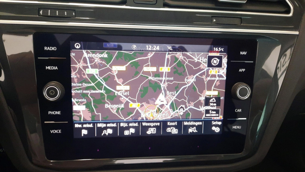 Volkswagen Tiguan 1.5 TSI ACT Comfortline | Navi | Trekhaak | Panoramadak |
