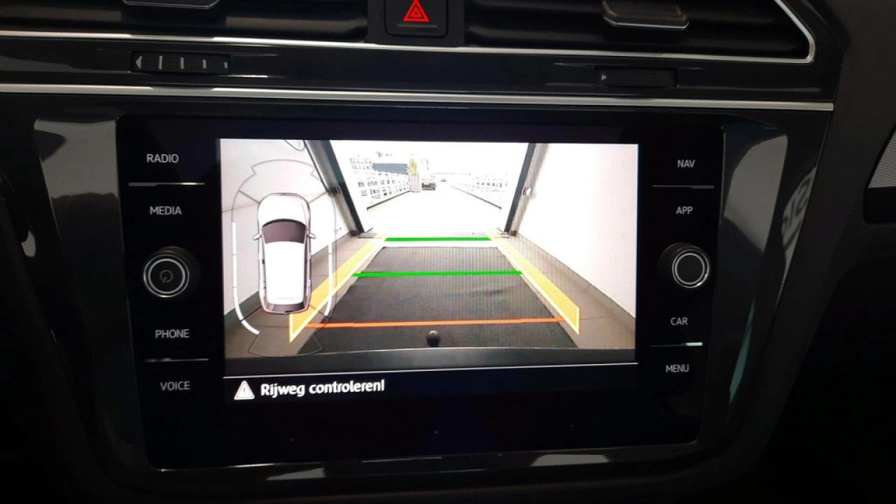 Volkswagen Tiguan 1.5 TSI ACT Comfortline | Navi | Trekhaak | Panoramadak |