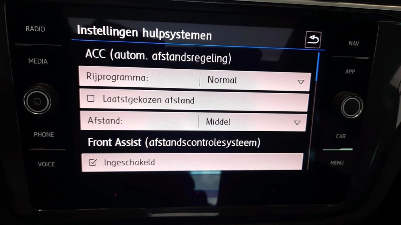 Volkswagen Tiguan 1.5 TSI ACT Comfortline | Navi | Trekhaak | Panoramadak |