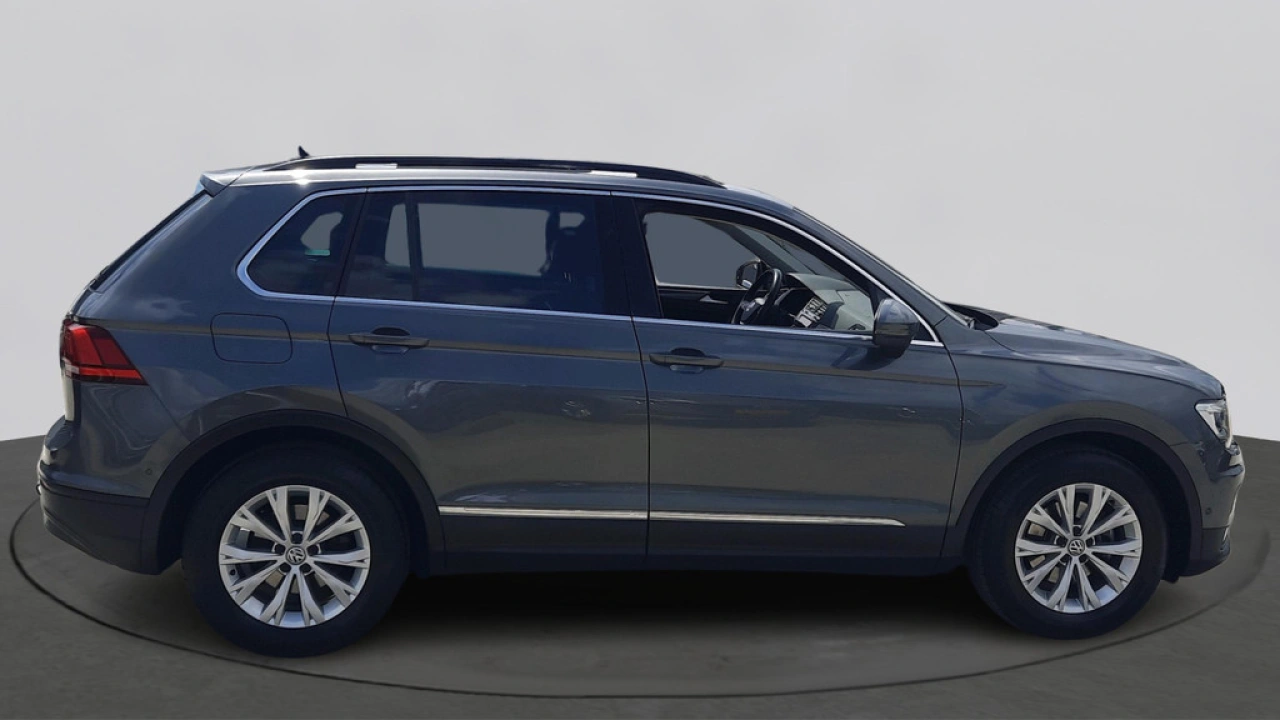 Volkswagen Tiguan 1.5 TSI ACT Comfortline | Navi | Trekhaak | Panoramadak |