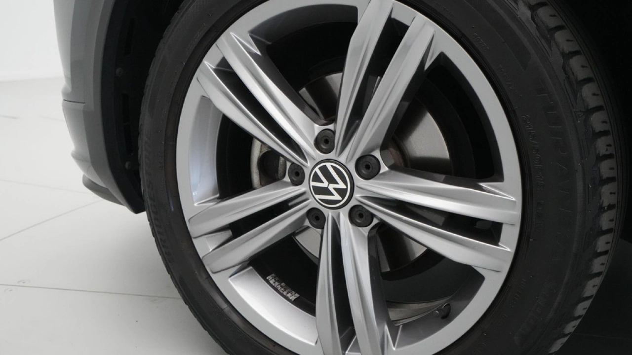 Volkswagen T-Roc 1.5 TSI 150pk Sport Business R Line