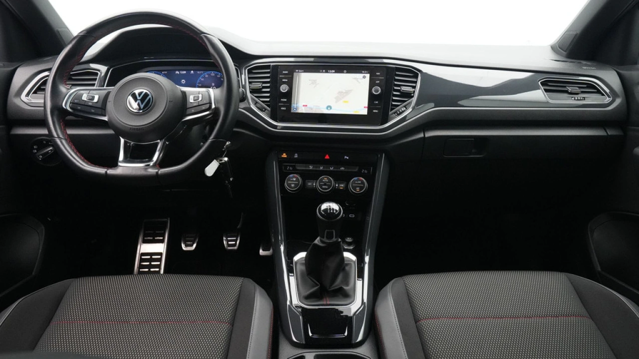 Volkswagen T-Roc 1.5 TSI 150pk Sport Business R Line