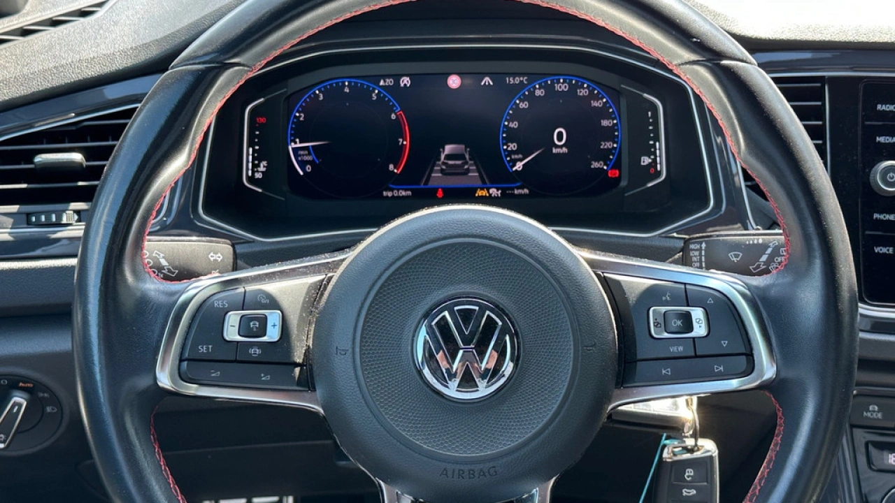Volkswagen T-Roc 1.5 TSI 150pk Sport Business R