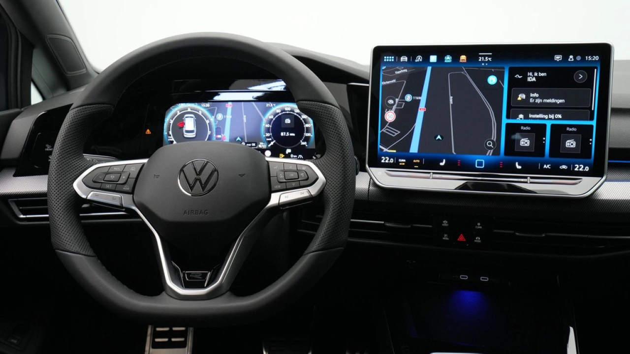 Volkswagen GOLF Variant 1.5 eTSI R-Line Edition