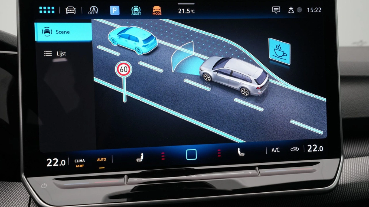 Volkswagen GOLF Variant 1.5 eTSI R-Line Edition