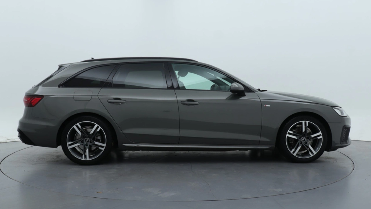 Audi A4 Avant 35 TFSI S edition Competition | Zwart optiek | Tour | 18