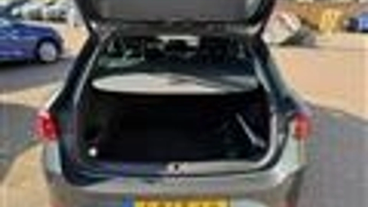 SEAT Leon Sportstourer 1.5 eTSI FR Launch Edition
