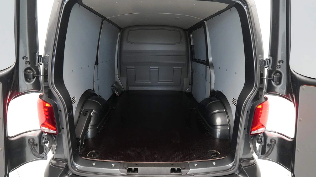 VW Bedrijfswagens Transporter 2.0 TDI 90pk L1H1 26 Economy Business