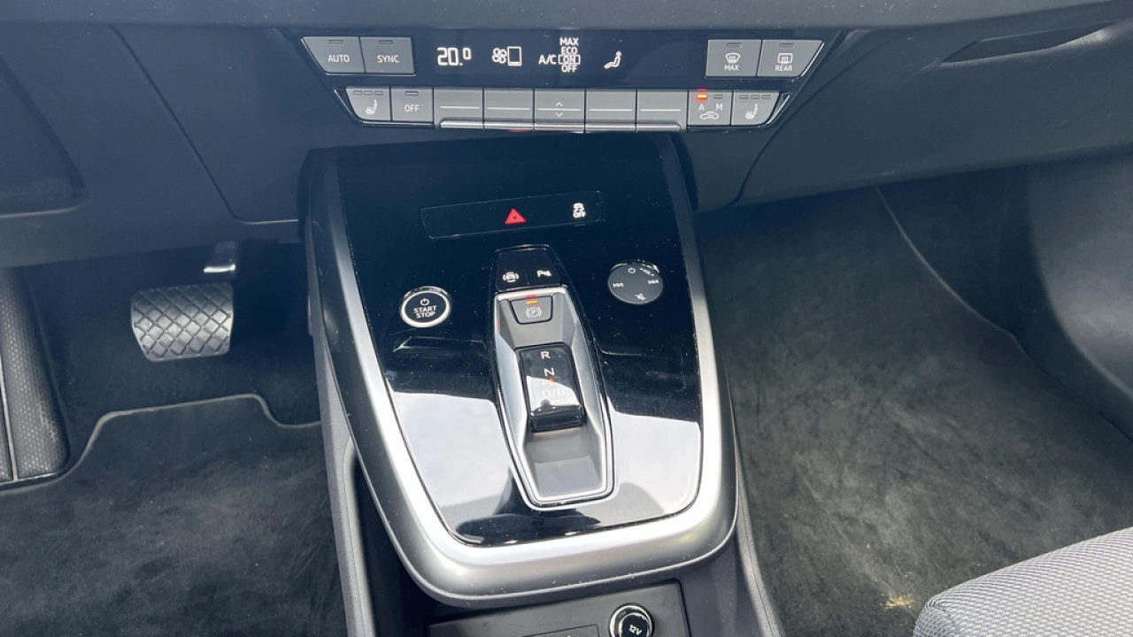 Audi Q4 e-tron 40 Advanced edition 204Pk / Parkeerhulp V+A / Sfeerverlichting