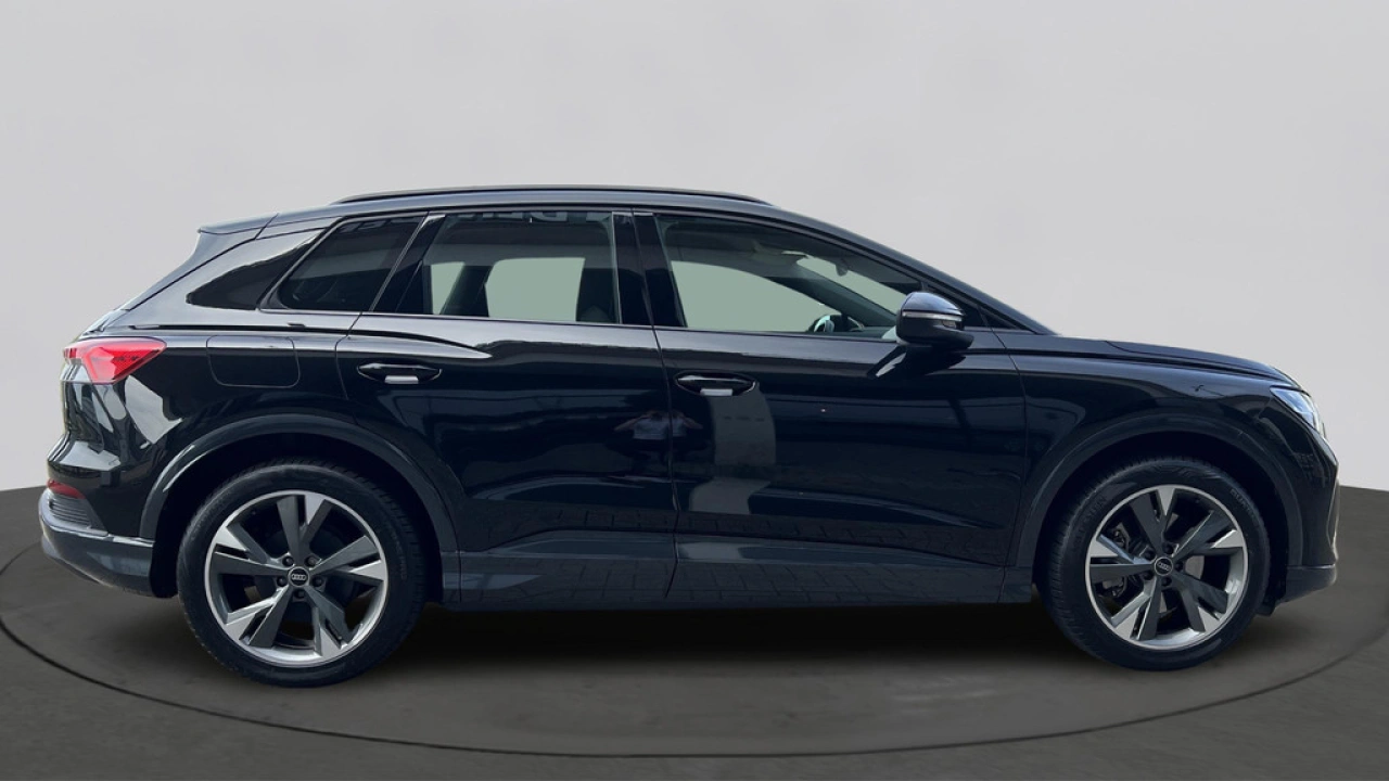 Audi Q4 e-tron 40 Advanced edition 204Pk / Parkeerhulp V+A / Sfeerverlichting