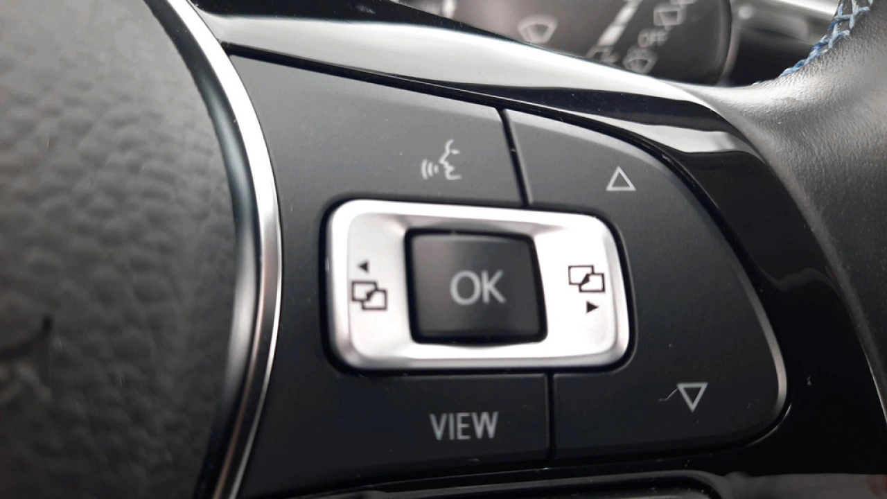 Volkswagen e-Golf E-DITION | Warmtepomp | Camera | Navi | App Connect