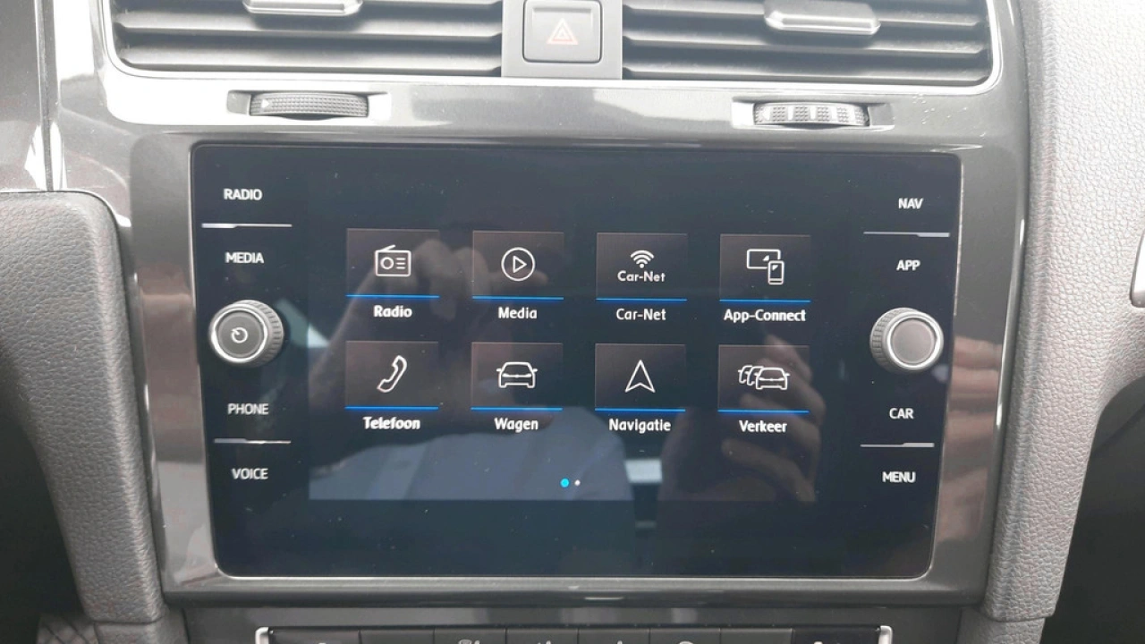 Volkswagen e-Golf E-DITION | Warmtepomp | Camera | Navi | App Connect