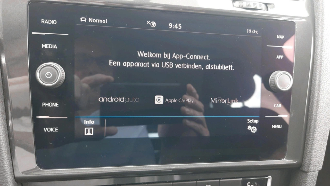 Volkswagen e-Golf E-DITION | Warmtepomp | Camera | Navi | App Connect