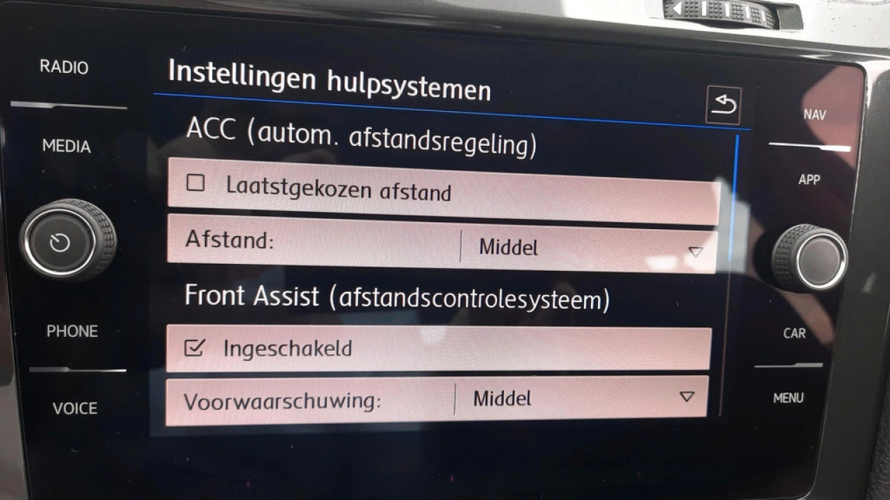 Volkswagen e-Golf E-DITION | Warmtepomp | Camera | Navi | App Connect