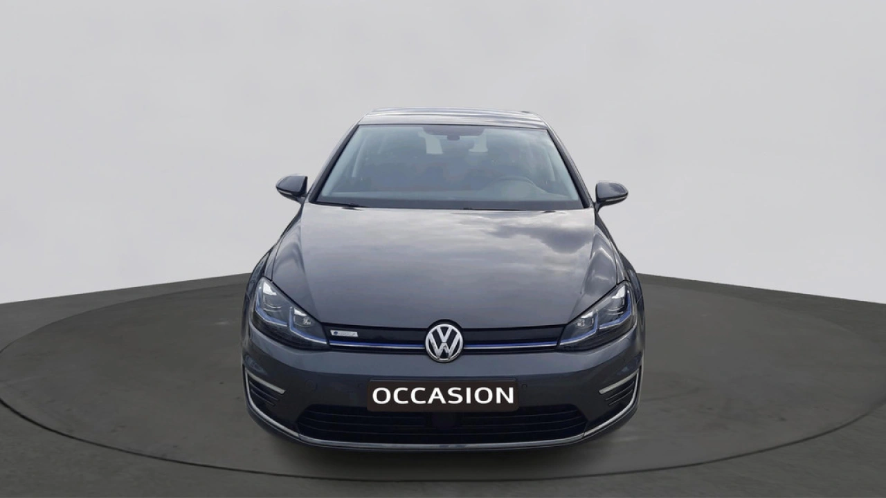 Volkswagen e-Golf E-DITION | Warmtepomp | Camera | Navi | App Connect