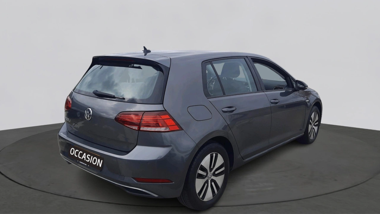 Volkswagen e-Golf E-DITION | Warmtepomp | Camera | Navi | App Connect