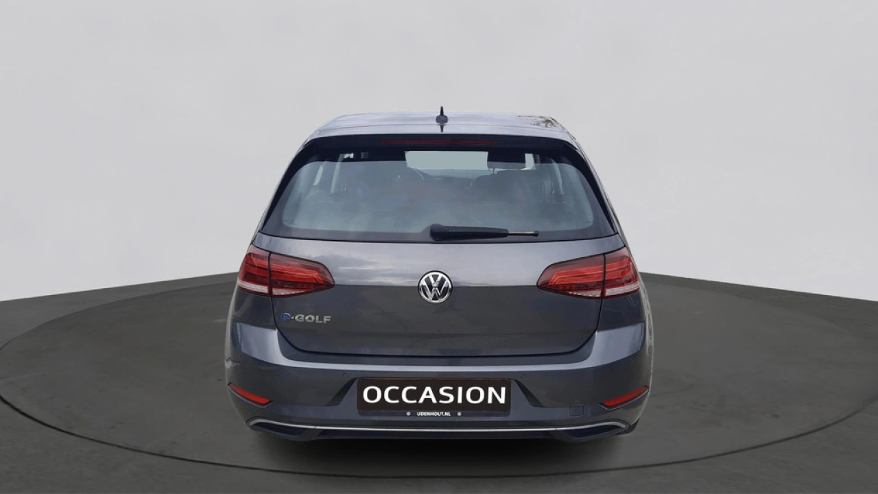 Volkswagen e-Golf E-DITION | Warmtepomp | Camera | Navi | App Connect