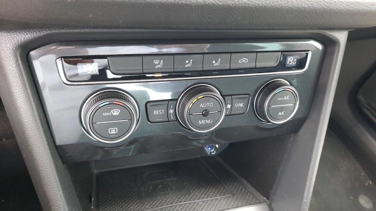 Volkswagen Tiguan 1.4 TSI ACT Comfortline Business | Trekhaak | 1e eigenaar |