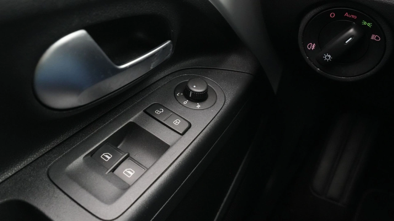 Volkswagen up! 1.0 BMT move up!