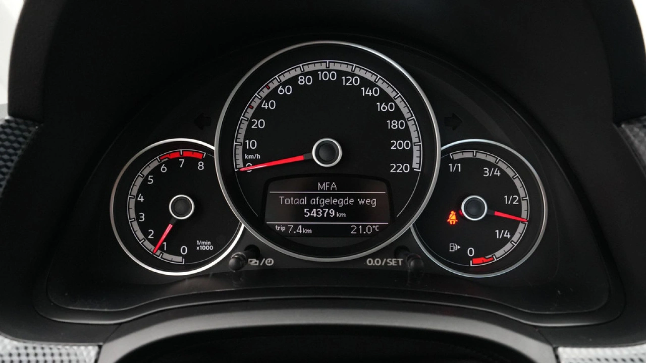 Volkswagen up! 1.0 BMT move up!