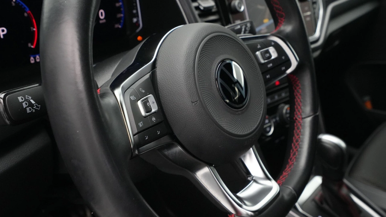Volkswagen T-Roc 1.5 TSI Sport business R