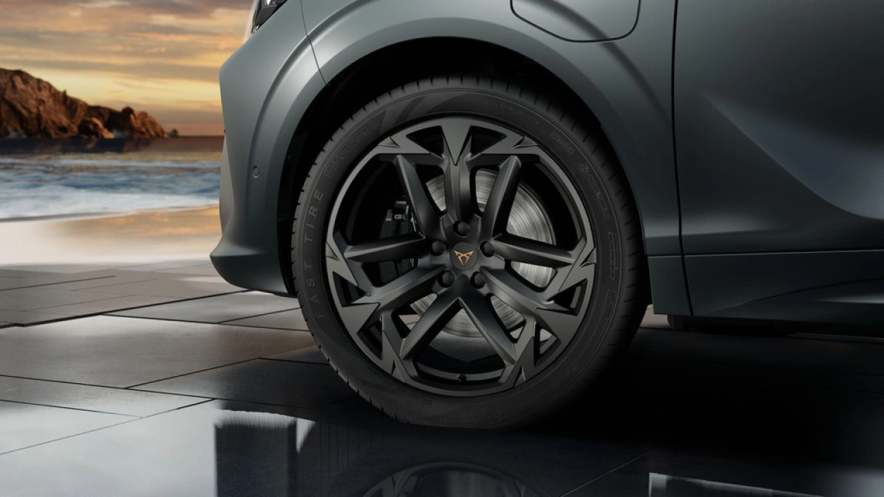 CUPRA Terramar 1.5 TSI e-Hybrid 272 6DSG VZ America's CUP