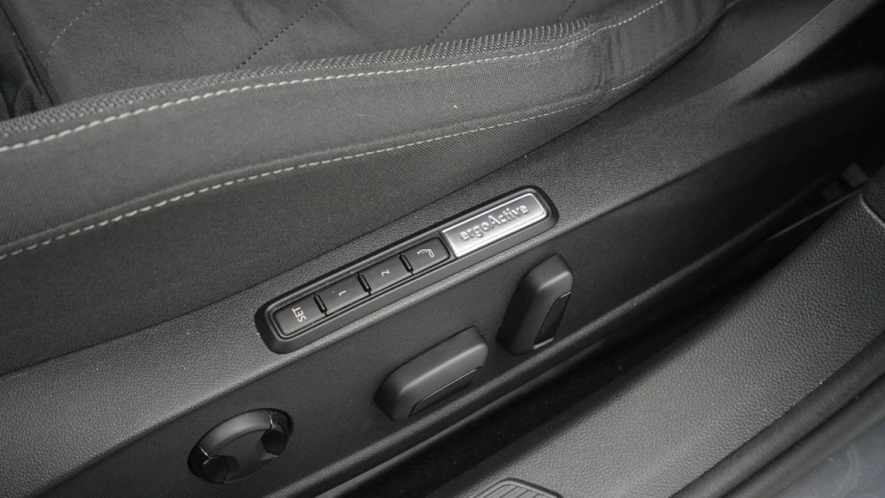 Volkswagen GOLF Variant 1.5 eTSI Life DSG Business