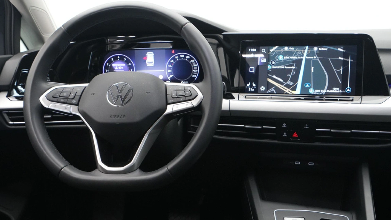 Volkswagen GOLF Variant 1.5 eTSI Life DSG Business