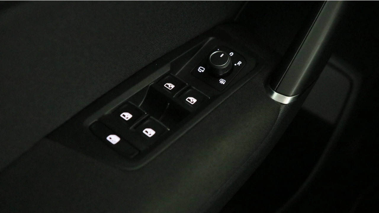 Volkswagen Touran 1.2 TSI 110pk Connected Series 7 Persoons