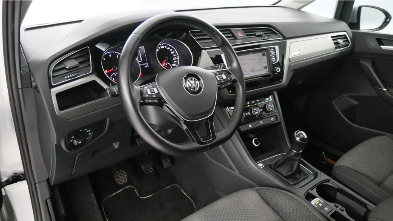 Volkswagen Touran 1.2 TSI 110pk Connected Series 7 Persoons