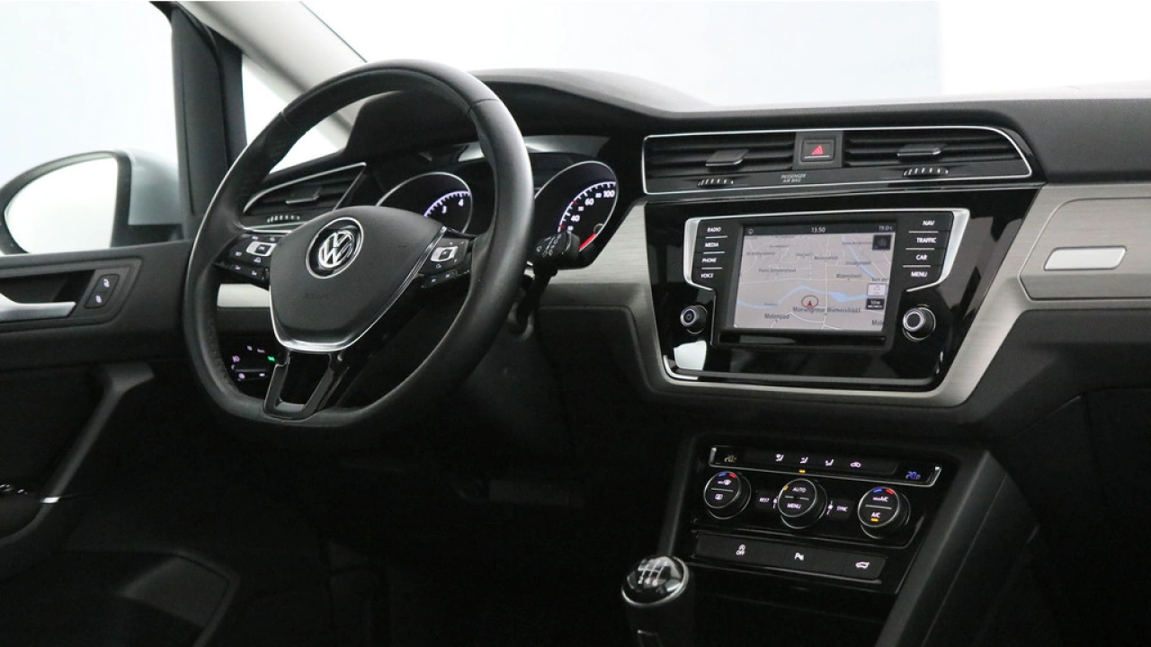 Volkswagen Touran 1.2 TSI 110pk Connected Series 7 Persoons