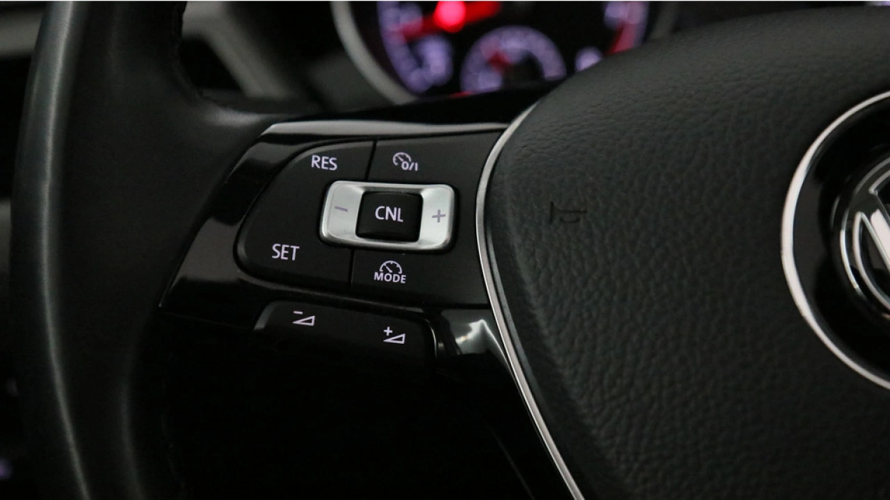 Volkswagen Touran 1.2 TSI 110pk Connected Series 7 Persoons