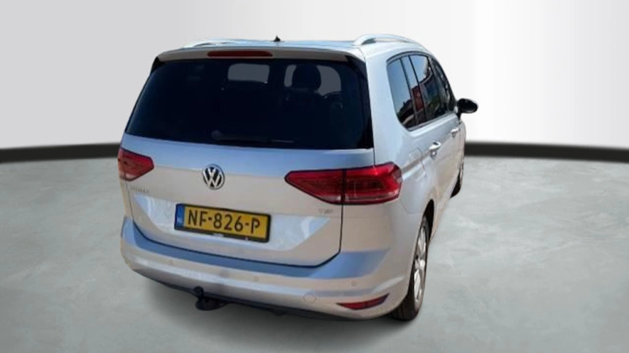Volkswagen Touran 1.2 TSI 110pk Connected Series 7 Persoons