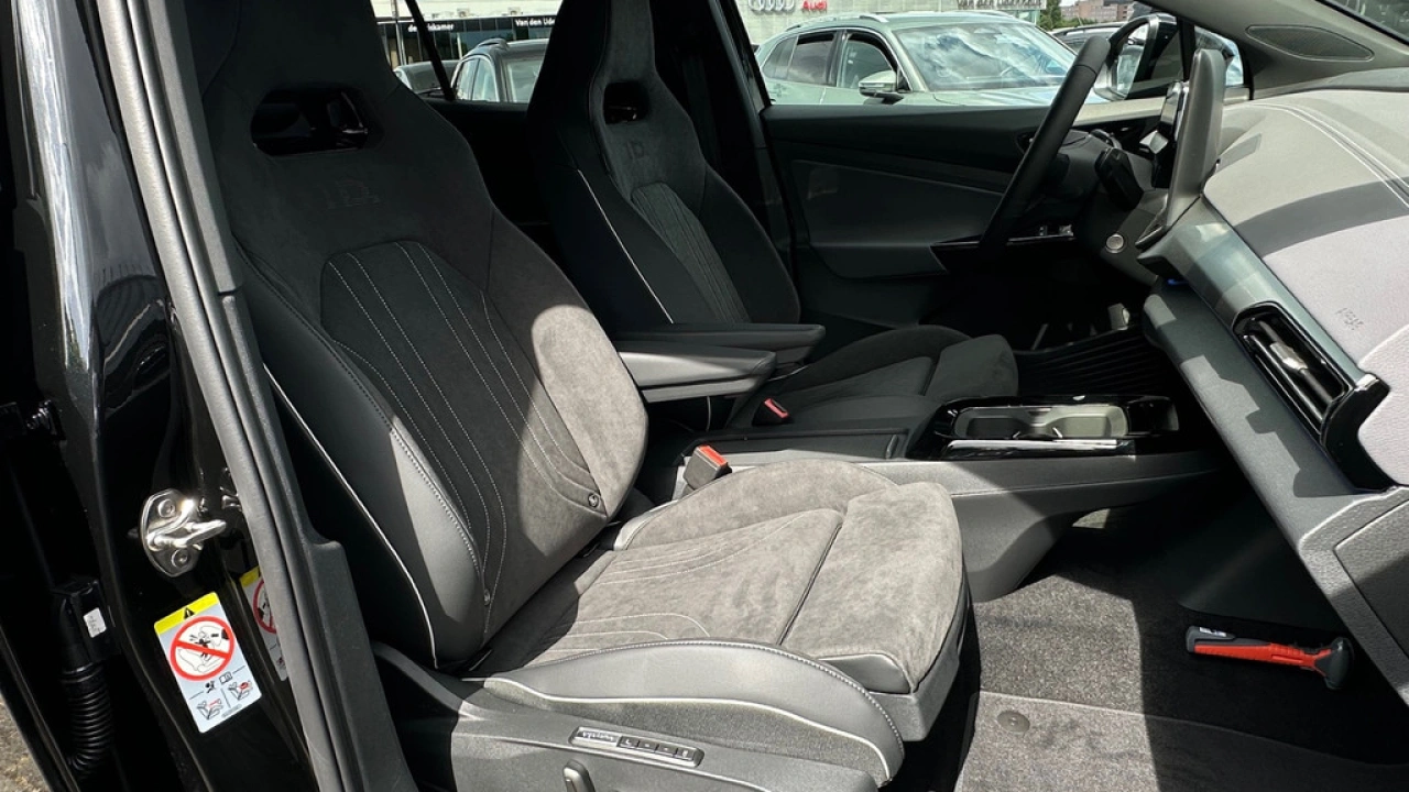 Volkswagen ID.4 Pro Limited Edition 77 kWh 286pk Top Sport int