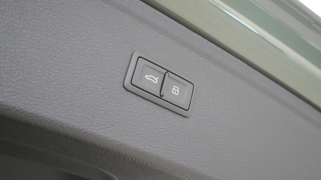 Audi Q5 50 TFSI e 299 pk S edition Competition
