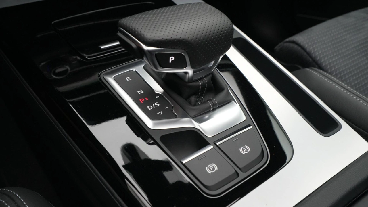 Audi Q5 50 TFSI e 299 pk S edition Competition