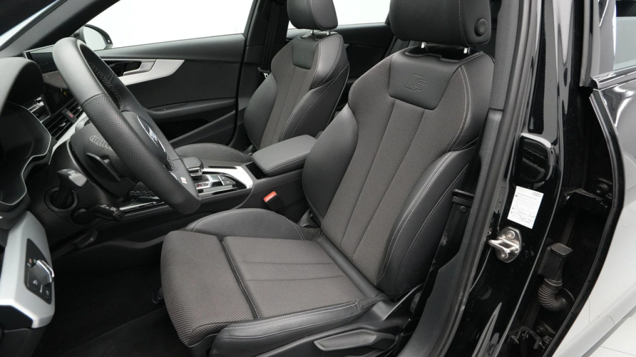 Audi A4 Avant 35 TFSI 150pk S-Line edition