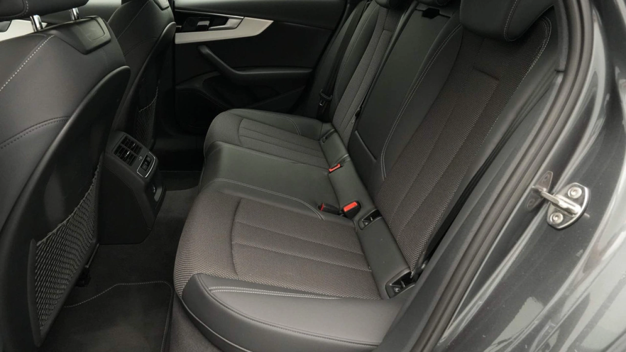 Audi A4 Avant 35 TFSI S Line edition