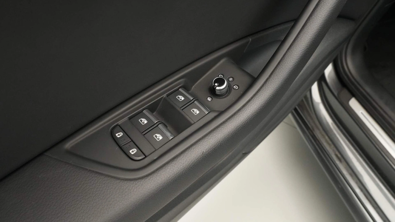Audi A4 Avant 35 TFSI S Line edition
