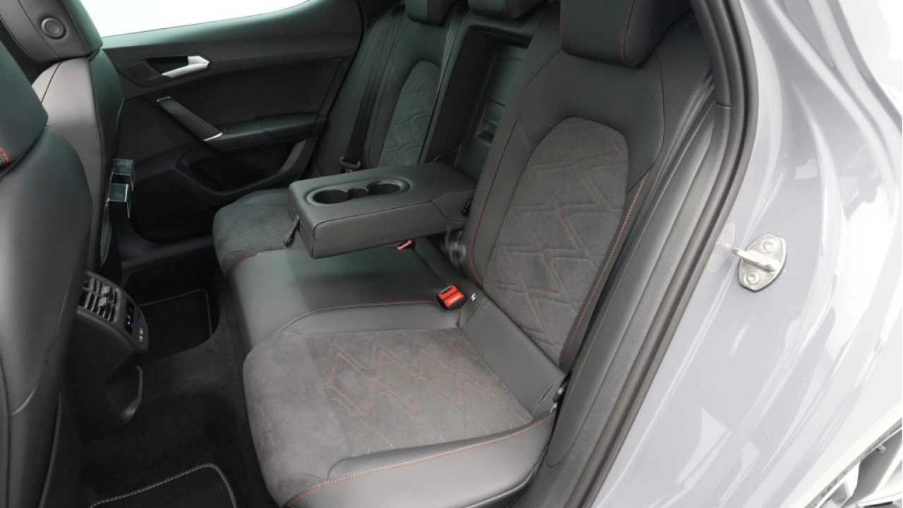 SEAT Leon 1.0 eTSI FR Business Intense