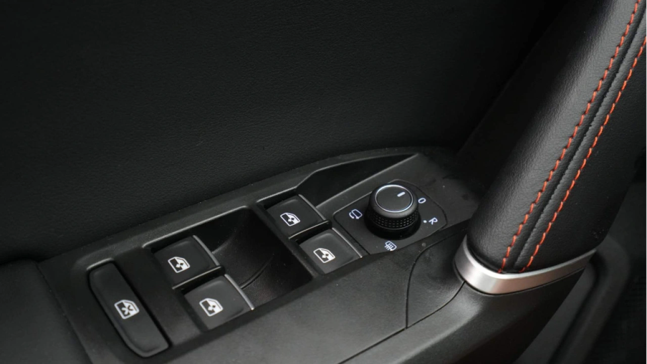 SEAT Leon 1.0 eTSI FR Business Intense