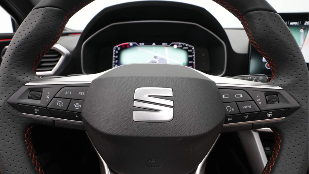 SEAT Leon 1.0 eTSI FR Business Intense
